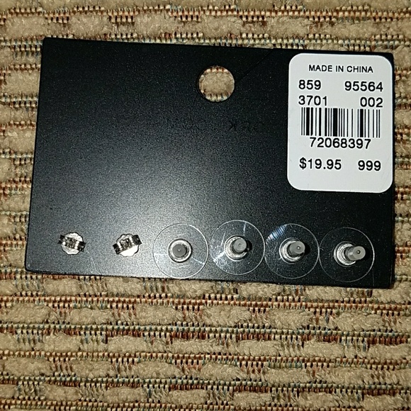 New York and Co. Earings. Brand new! - Picture 3 of 3